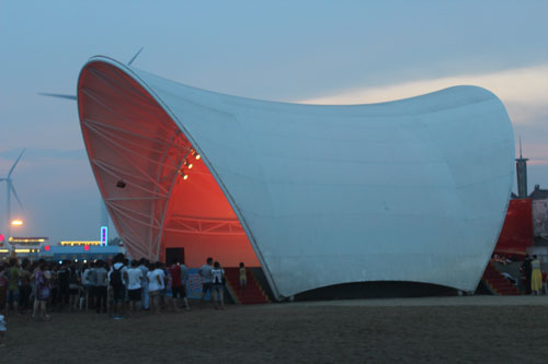 張拉膜結構是什么？張拉膜結構設計需要考慮哪些問題