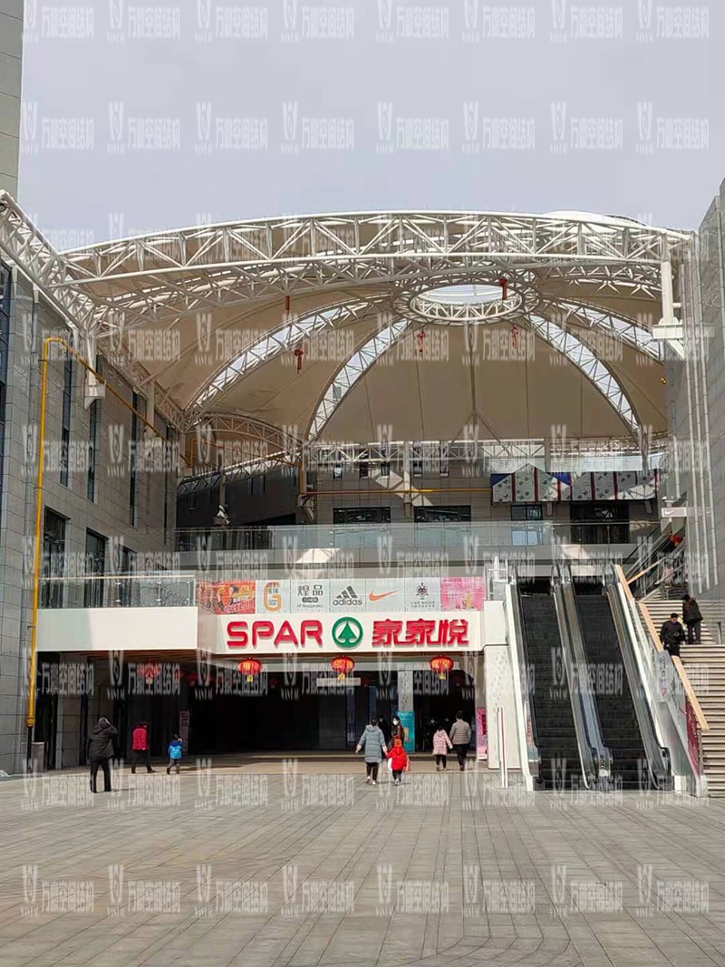 新泰卓越·財富廣場膜結構項目接近尾聲