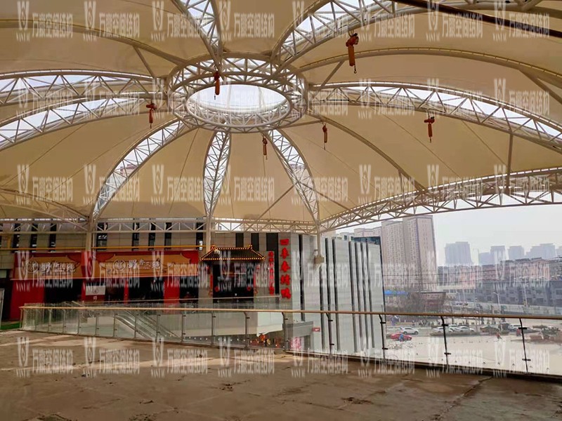 新泰卓越·財富廣場膜結構項目接近尾聲