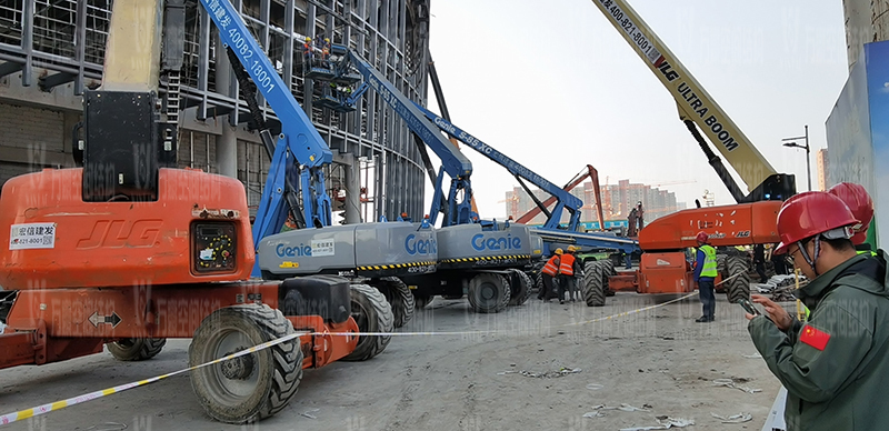 紹興國際會展中心一期B區會議中心PTFE膜結構工程火熱拼裝、吊裝中