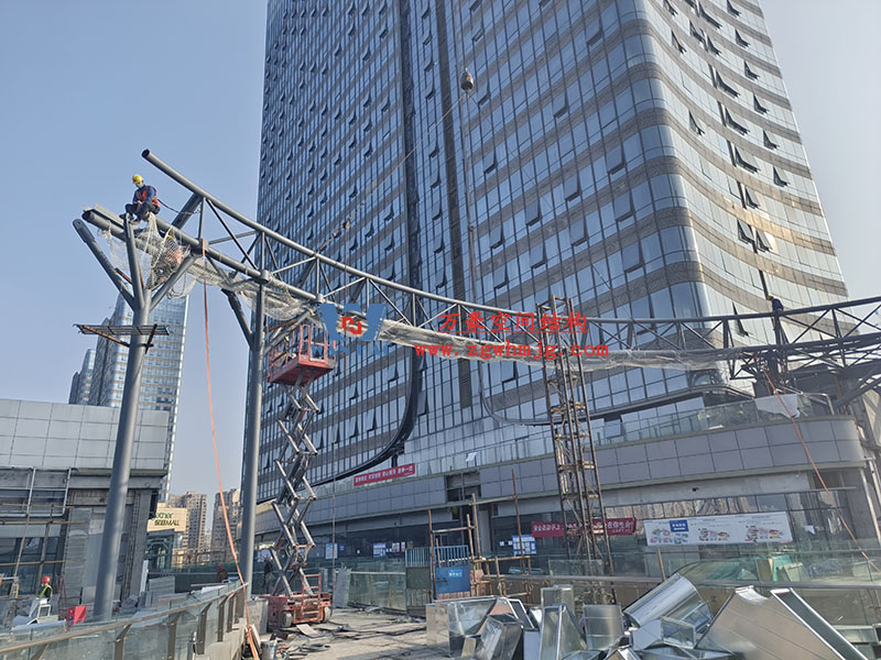 明宇廣場6號地塊商業(yè)（萬達(dá)廣場）改造項(xiàng)目鋼膜結(jié)構(gòu)ETFE蓋頂天幕工程火熱施工中