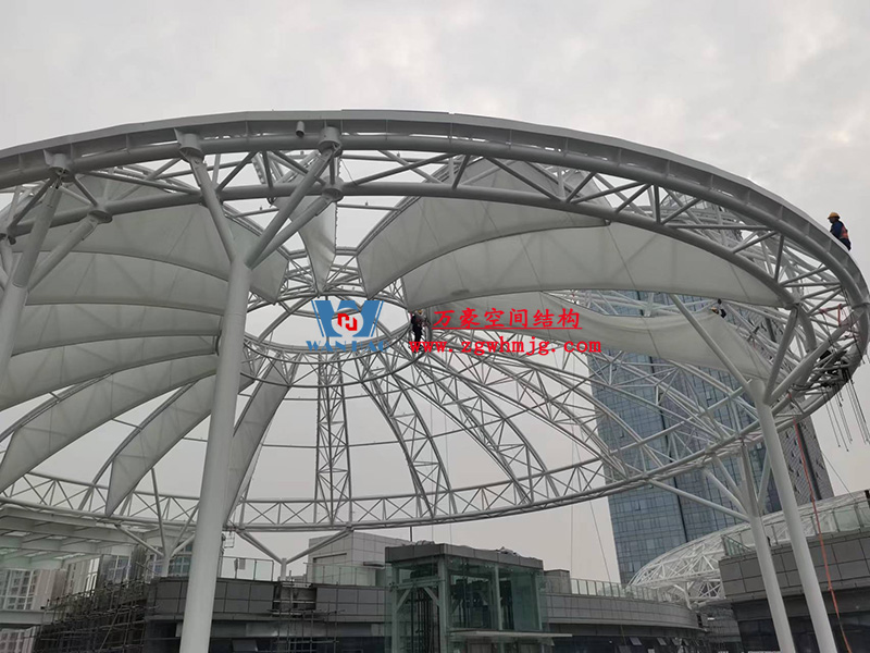 明宇廣場(chǎng)6號(hào)地塊商業(yè)(萬(wàn)達(dá)廣場(chǎng))改造項(xiàng)目鋼膜結(jié)構(gòu)ETFE蓋頂天幕工程 明宇廣場(chǎng)6號(hào)地塊商業(yè)(萬(wàn)達(dá)廣場(chǎng))改造項(xiàng)目鋼膜結(jié)構(gòu)ETFE蓋頂天幕工程