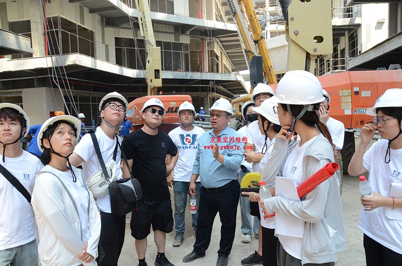 嘉興長安里ETFE氣枕鋼膜結(jié)構(gòu)頂棚工程現(xiàn)場學(xué)習(xí)觀摩會 嘉興長安里ETFE氣枕鋼膜結(jié)構(gòu)頂棚工程現(xiàn)場學(xué)習(xí)觀摩會