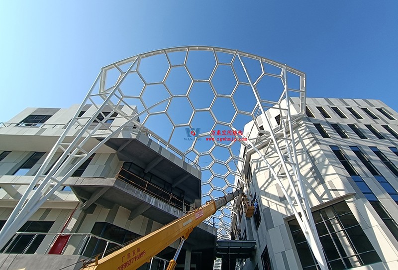 建筑藝術中鋼結構的力學美感表達 建筑藝術中鋼結構的力學美感表達