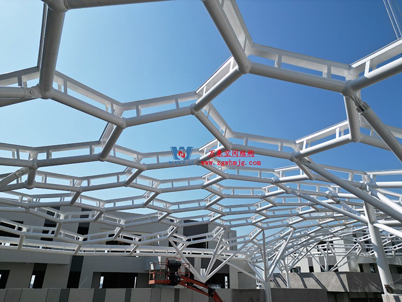 建筑藝術中鋼結構的力學美感表達 建筑藝術中鋼結構的力學美感表達