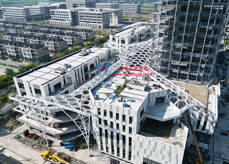 建筑藝術中鋼結構的力學美感表達 建筑藝術中鋼結構的力學美感表達