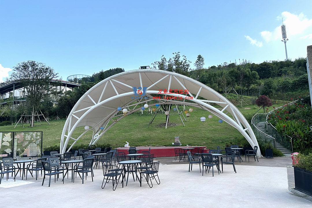 膜結(jié)構(gòu)遮陽雨棚受歡迎的主要原因是什么？