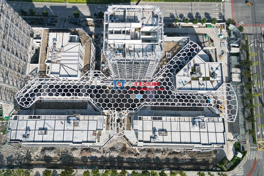 已完工，這個ETFE氣枕商業(yè)天幕閃亮登場！