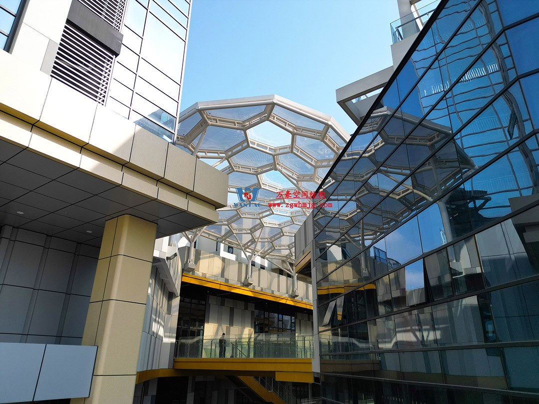 已完工，這個ETFE氣枕商業(yè)天幕閃亮登場！
