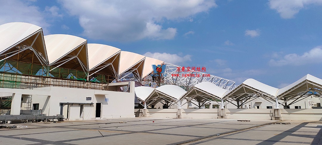 施工加速，這個PTFE膜結構天幕即將完工！