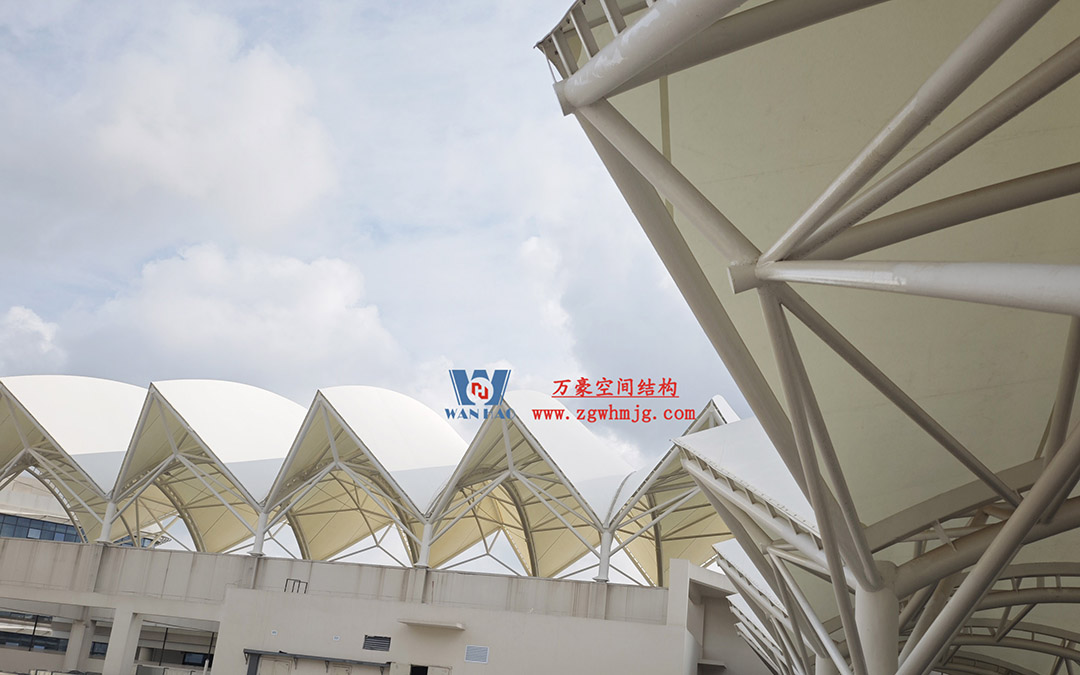 海南醫學院第一附屬醫院江東新院區連廊天幕順利完工 海南醫學院第一附屬醫院江東新院區連廊天幕順利完工