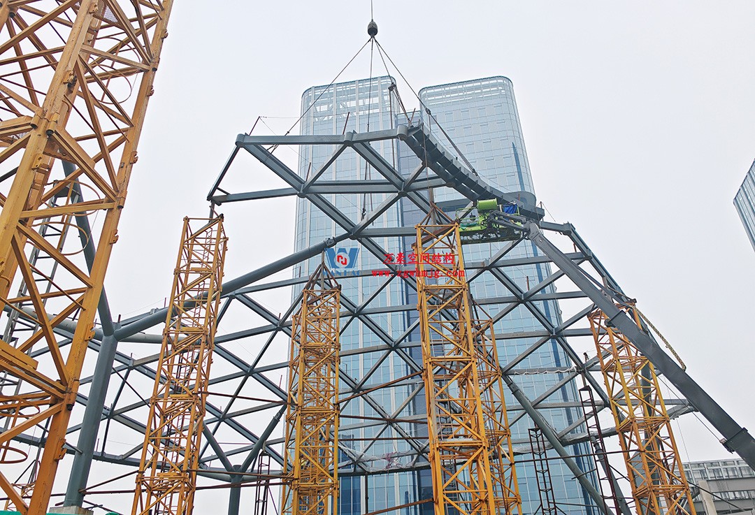 攻堅克難,全速推進|這個ETFE商業天幕迎來新進展 攻堅克難,全速推進|這個ETFE商業天幕迎來新進展