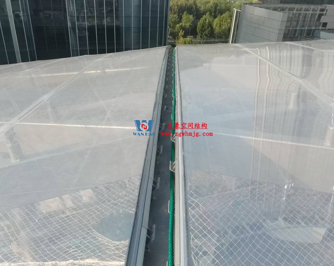 擁有夢幻外衣的ETFE膜結(jié)構(gòu)商業(yè)天幕 擁有夢幻外衣的ETFE膜結(jié)構(gòu)商業(yè)天幕