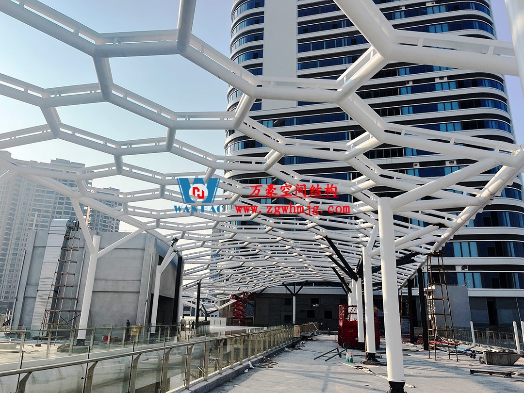 廣州茂名總匯天街商業街鋼結構工程 廣州茂名總匯天街商業街鋼結構工程