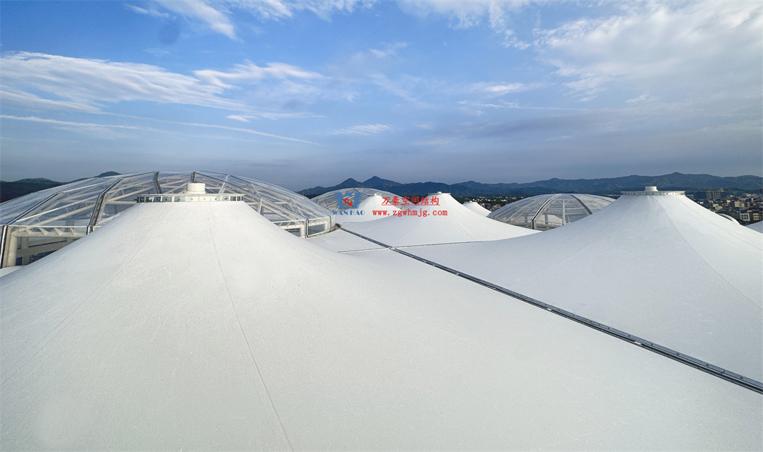 探索膜結(jié)構(gòu)在商業(yè)街區(qū)穹頂?shù)纳衿鎽?yīng)用 探索膜結(jié)構(gòu)在商業(yè)街區(qū)穹頂?shù)纳衿鎽?yīng)用