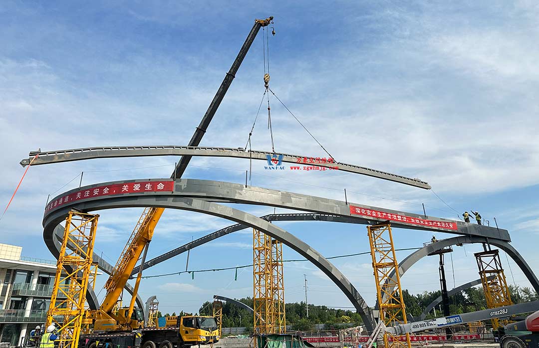 山東高端化工研究院下沉廣場(chǎng)天幕施工邁入關(guān)鍵階段