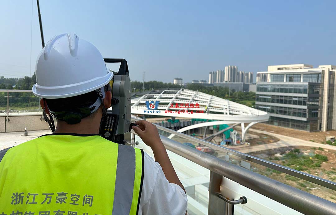 山東高端化工研究院下沉廣場(chǎng)天幕施工邁入關(guān)鍵階段