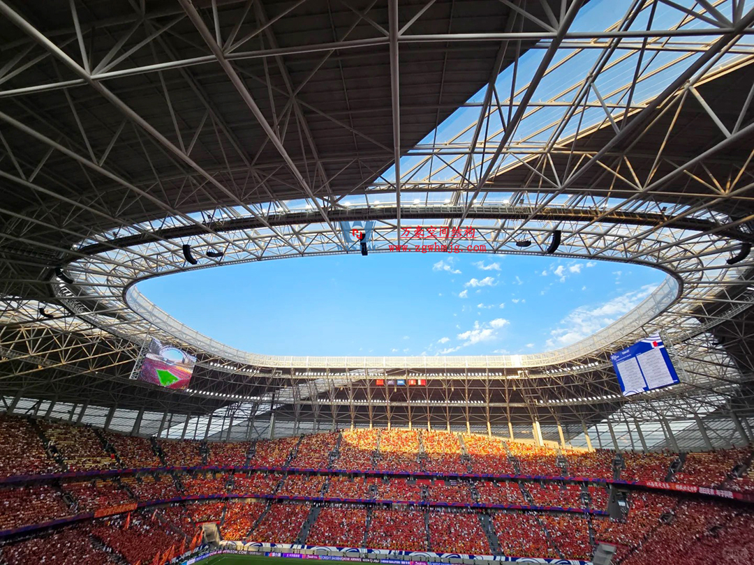 2026 中超球場巡禮?重慶篇｜身披 ETFE「科技薄紗」，龍興足球場點亮山城足球新未來！