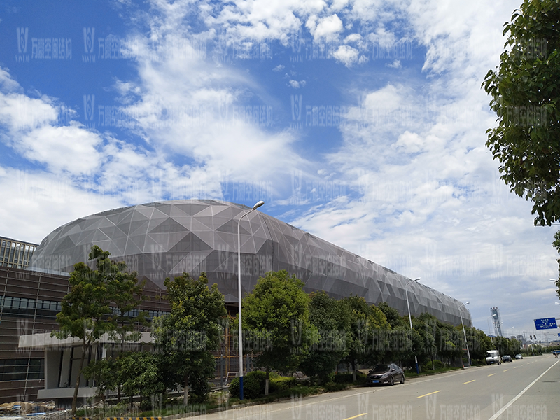 什么是PTFE永久膜結構？PTFE永久膜結構的性能特點及應用范圍是怎樣的？