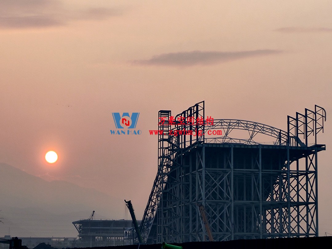 馭風逐沙，織就賽道美學——比亞迪紹興嵊州賽車場干拔沙坡觀景平臺鋼膜結構