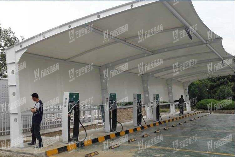 充電樁膜結構車棚有什么特點？為何如此受歡迎？